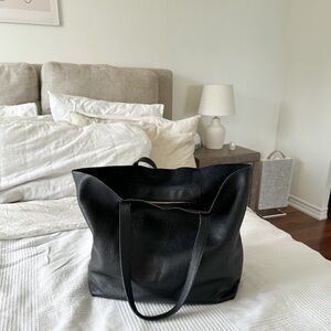 Cuyana unstructured leather tote bag - Black